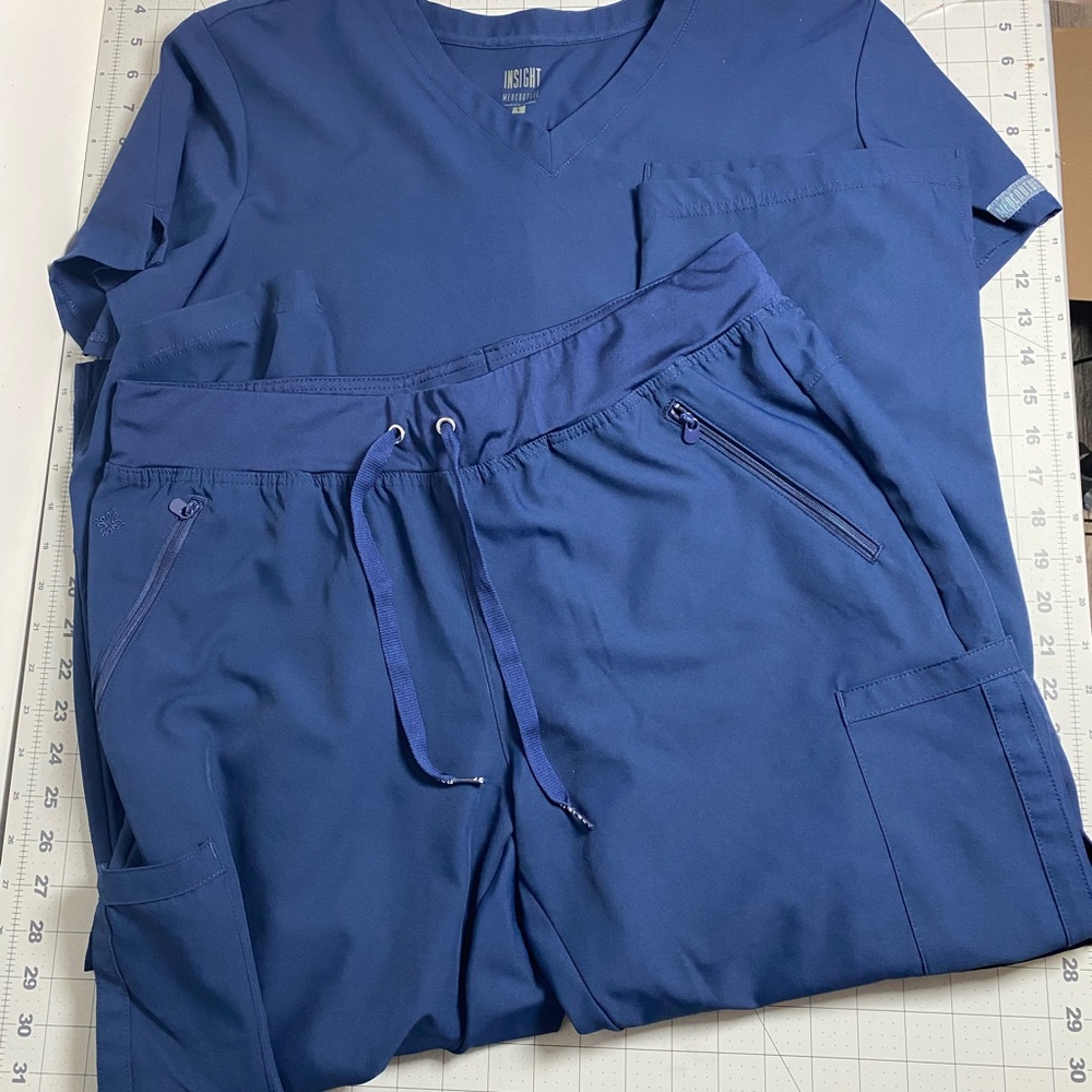 Med Couture Insight Large Blue Scrub Set